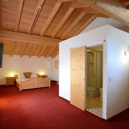 Sonneck & Gruppenhaus 1450m Am Hochzeiger Im Pitztal يرتسنز