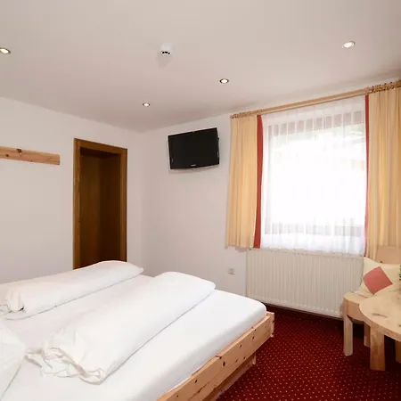 Sonneck & Gruppenhaus 1450m Am Hochzeiger Im Pitztal بيت للعطل