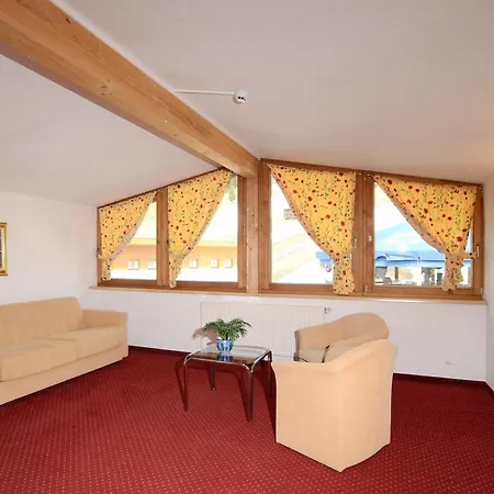Sonneck & Gruppenhaus 1450m Am Hochzeiger Im Pitztal بيت للعطل *