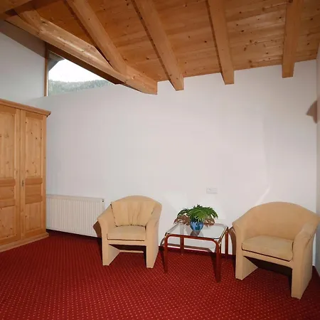 Sonneck & Gruppenhaus 1450m Am Hochzeiger Im Pitztal بيت للعطل *