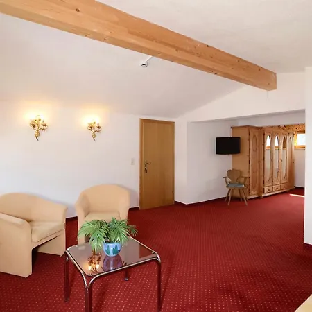 Sonneck & Gruppenhaus 1450m Am Hochzeiger Im Pitztal يرتسنز
