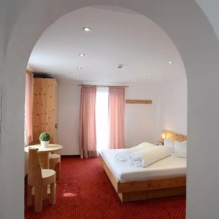 Casa de Férias Sonneck & Gruppenhaus 1450m Am Hochzeiger Im Pitztal *