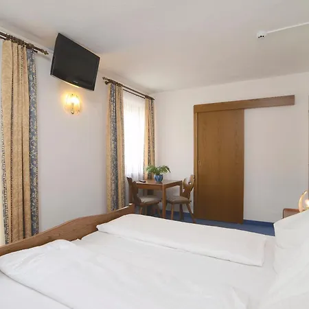 Sonneck & Gruppenhaus 1450m Am Hochzeiger Im Pitztal