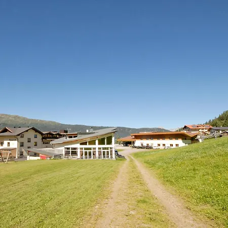 Sonneck & Gruppenhaus 1450m Am Hochzeiger Im Pitztal Casa de Férias